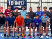  Estudiantes del equipo de futsala del Campus San José, reciben tenis deportivas gracias a Adertec-TEC