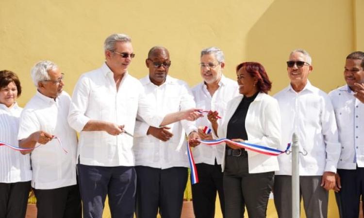  “Luis Abinader Presidente Abinader inaugura Liceo Experimental de la UASD en Baní   
