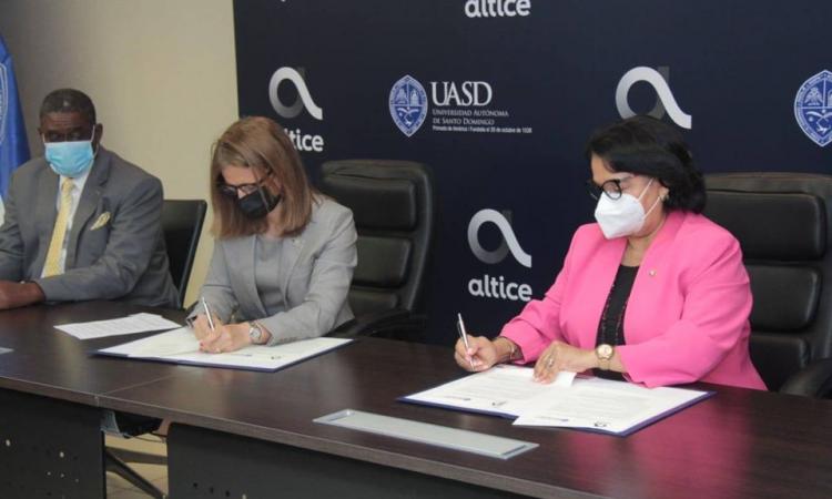 UASD y empresa de telecomunicaciones firman acuerdo interinstitucional