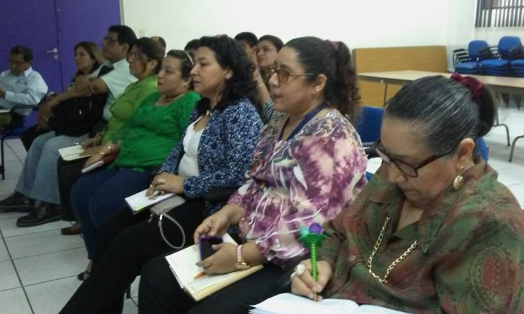 Imparten conferencia sobre política de salud urbana de El Salvador y Colombia