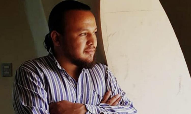 UES apoya a poeta salvadoreño para recibir premio literario en España