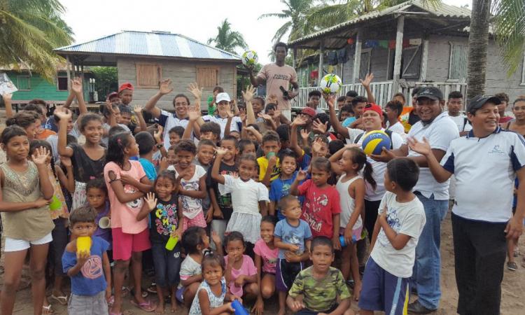 URACCAN y Fundación Nicaragua con amor visitaron Haulover en el caribe norte