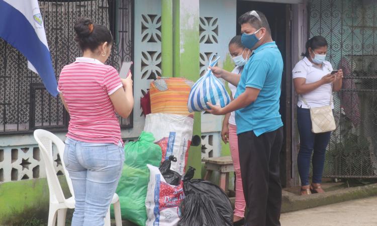 Docentes y estudiantes de URACCAN Las Minas colectan ayuda para damnificados del Eta