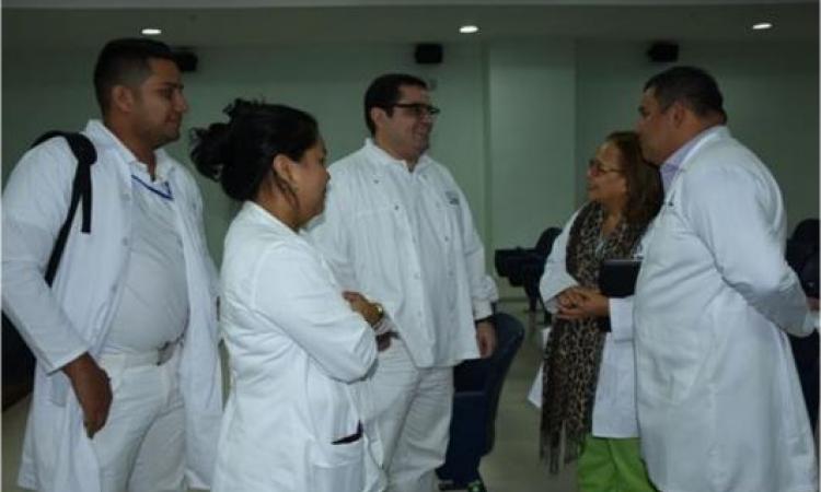 Médicos inician primer año de internado en el hospital Irma de Lourdes Tzanetatos