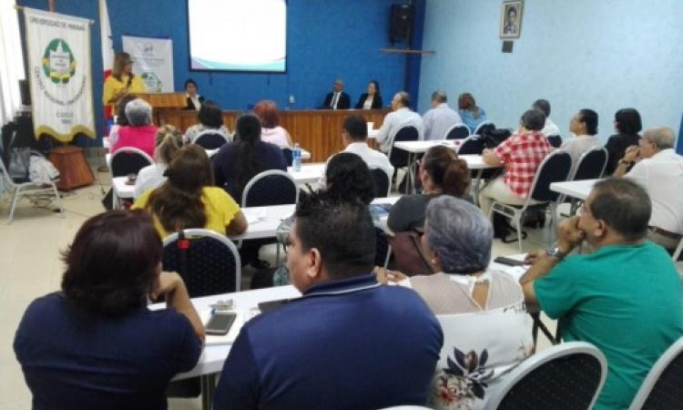 Coordinadores de las facultades de los Centros Regionales de Coclé, Los Santos y Azuero se capacitan sobre la Calidad en la Docencia: Guía y Procesamiento hacia la Reacreditación