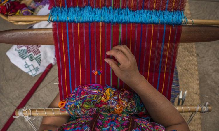Participa en el Encuentro “Textiles de las Américas, diálogos para comprender procesos y cambios”