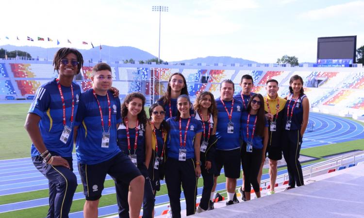 El equipo de Atletismo de la UNED brilla en la primera jornada de los JUDUCA 2023 con seis medallas de plata