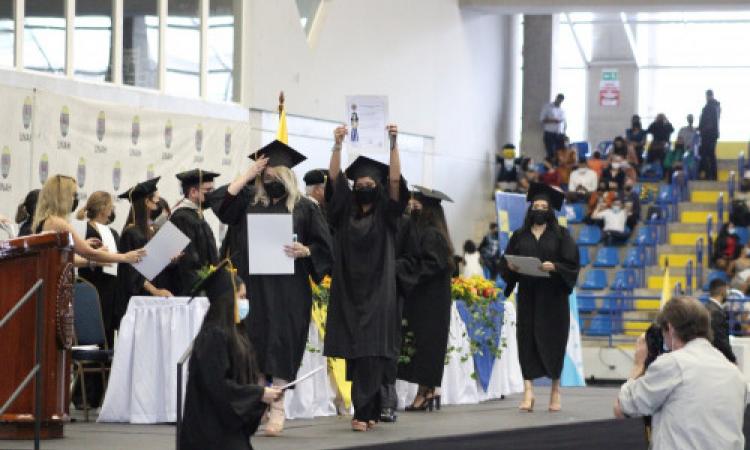 Con La Entrega De 1,140 Títulos UNAH Inició Segunda Ceremonia De Graduación Del Año En Ciudad Universitaria