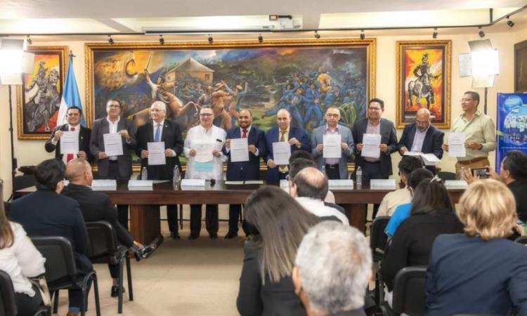 Estado y Academia suscriben Declaratoria para la Refundación de la Educación en Honduras 