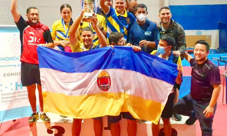Pumas de Tenis de Mesa UNAH se coronan campeones de ranking nacional