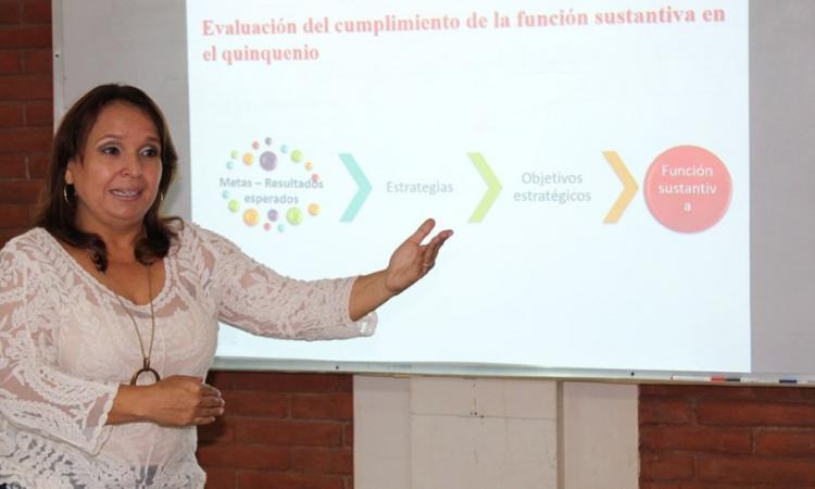 UNAN-Managua comparte experiencias de planificación institucional con UNIAV