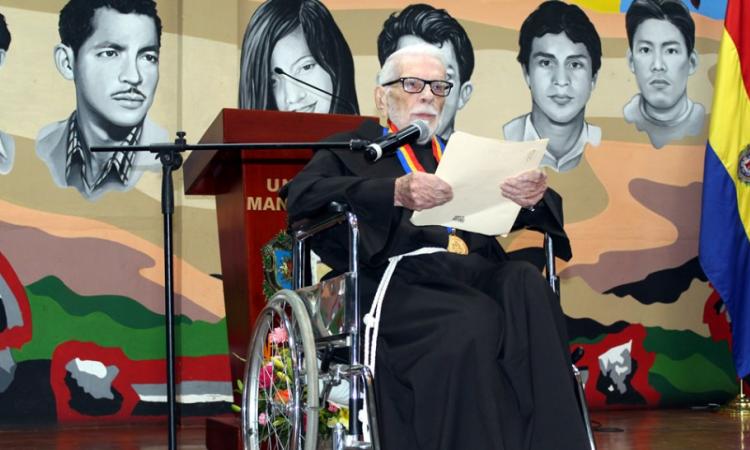 UNAN-Managua entregó distinción honorífica al Fraile Francisco Uriel Molina
