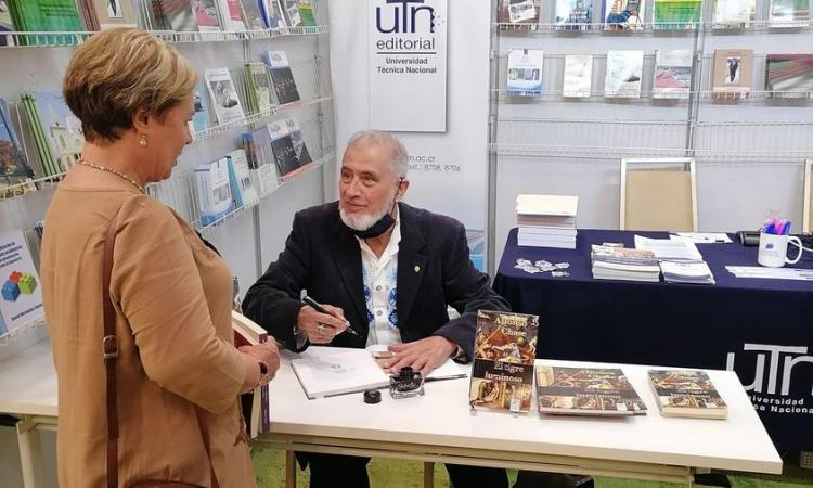 Librería Universitaria UTN proyectó sus servicios en la Feria Internacional del Libro