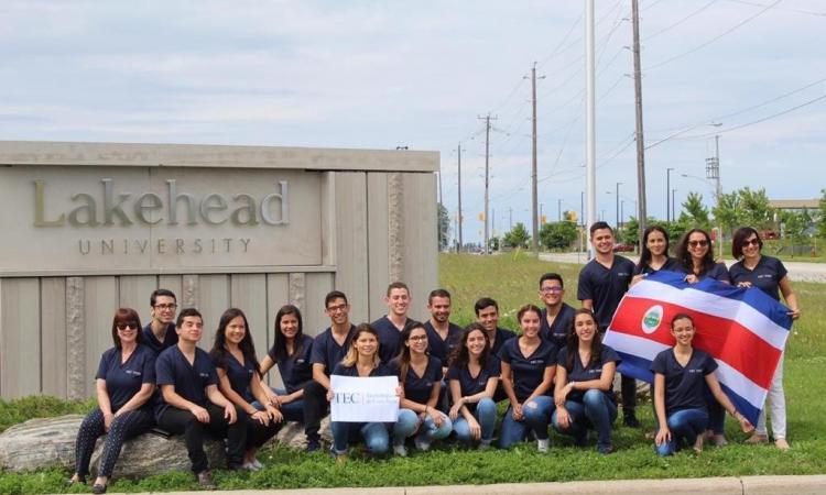 17 estudiantes del TEC vivieron la pasantía: inglés para negocios, en Canadá