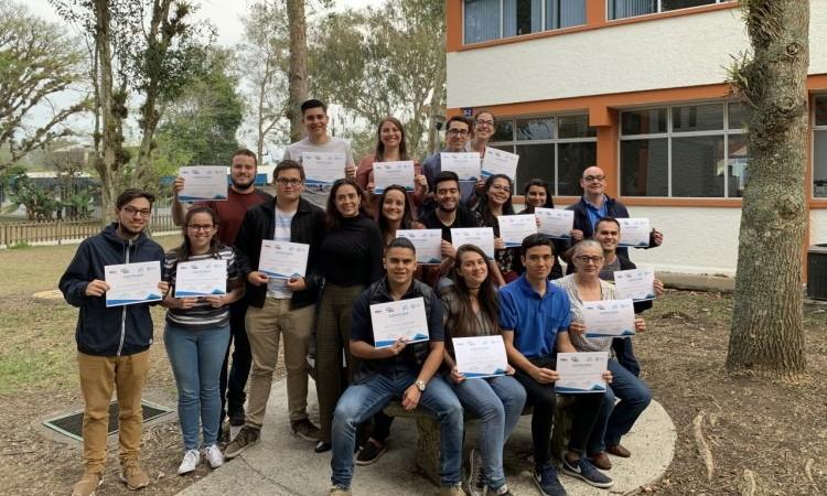 Estudiantes de ATI complementan su formación con capacitaciones en SAP