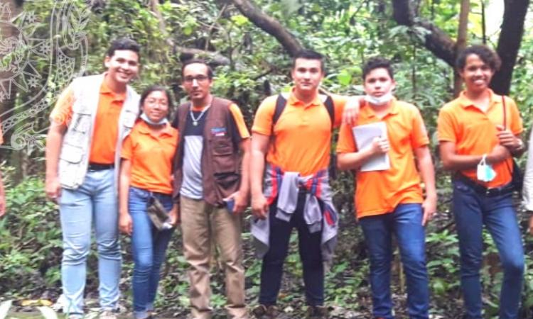 Estudiantes de la Escuela de Hotelería de Managua visitan el Jardín Botánico Ambiental de la UNAN León Bicentenaria