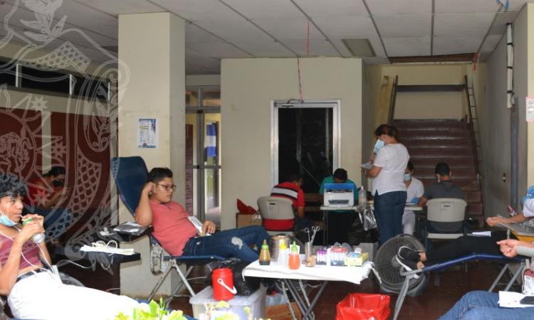 La Facultad de Ciencias Químicas continúa con la captación de sangre voluntaria. Salvemos vidas donemos sangre