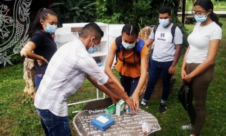 Estudiantes del CUR-Somoto de la UNAN León Bicentenaria ejecutaron un microproyeecto de instalación de un Botiquín médico en el Centro de interpretación turístico del Geoparque Río Coco