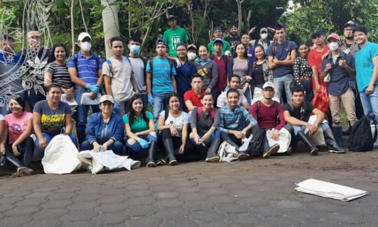 El CUR Jinotega de la UNAN León Bicentenaria realizaron jornada de limpieza en Rio Viejo de Jinotega