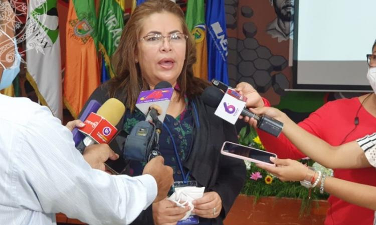 La Dra. Flor de María Valle Espinoza, Rectora de esta Alma Mater, brindó declaraciones a los medios de comunicación nacional sobre el "I Foro Nacional de Educación Superior en Nicaragua 2020"