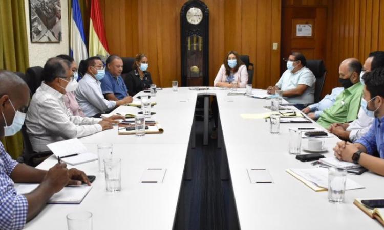 UNAN León Bicentenaria, se reunió en la sala de rectoría con Autoridades de los Gobiernos Regionales Autónomos de la Costa Caribe Norte y Sur