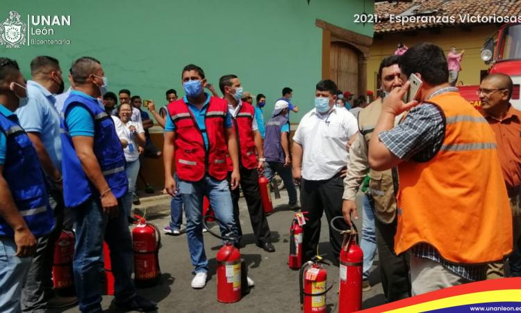 La UNAN - León Bicentenaria, agradeció a los miembros de las brigadas ante emergencia y desastre que participaron activamente de forma preventiva en el incendio.