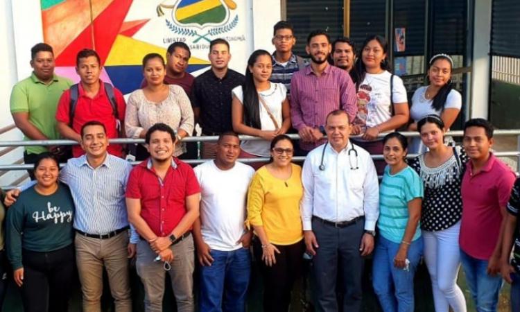 La UNAN-León Bicentenaria, a través de la Facultad de Ciencias Médicas, finalizó jornada de talleres a estudiantes de ciencias médicas en la URACCAN-Bilwi