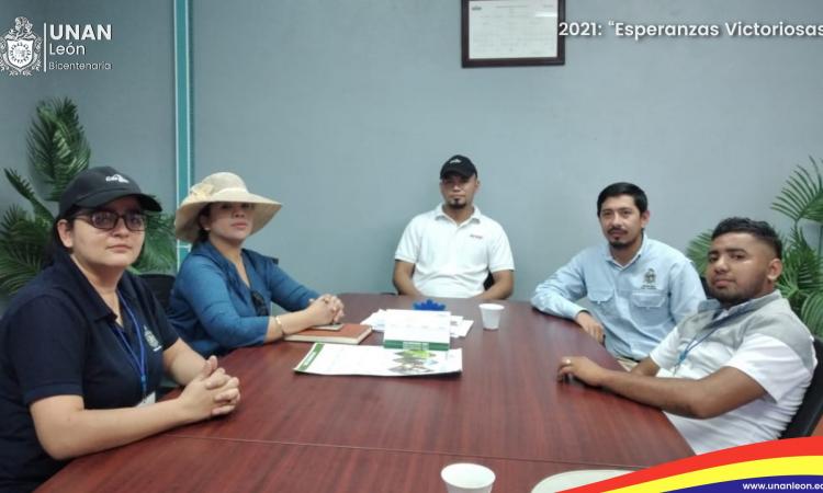 Una delegación del ECAV de la UNAN - León Bicentenaria, visitó la Granja Torrecillas - Seajoy, con el objetivo de darle seguimiento a las prácticas de estudiantes de la Carrera de Ingeniería Acuícola.