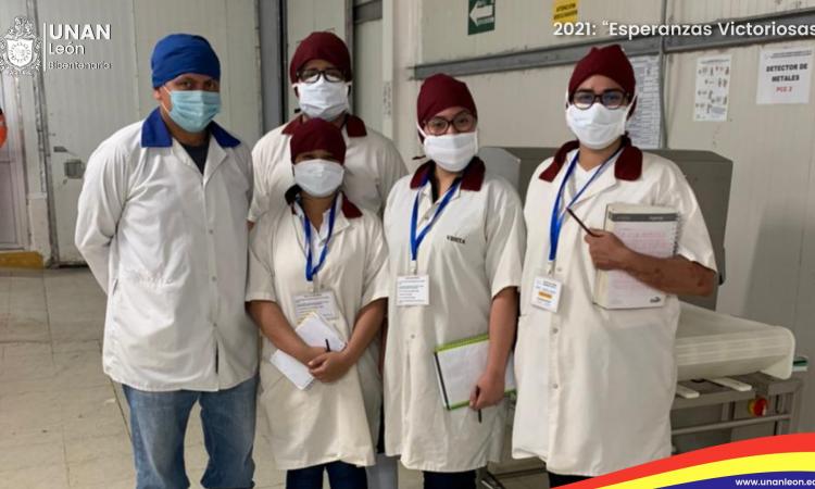 Estudiantes de la UNAN - León Bicentenaria, realizaron prácticas en empresa procesadora de mariscos ubicados en el hermano país de Honduras