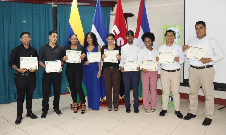 Estudiantes de Administración de empresas participan en la Jornada Universitaria