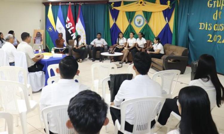 Estudiantes de Bluefields destacan en "Grupos de Discusiones Académicas”.