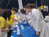 Más de 200 estudiantes de distintos colegios del país vivieron experimentos científicos, en el Festival de Química