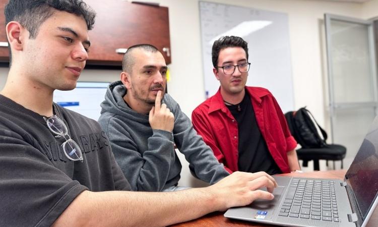 Estudiantes del TEC fortalecen la ciberseguridad global al evidenciar vulnerabilidad