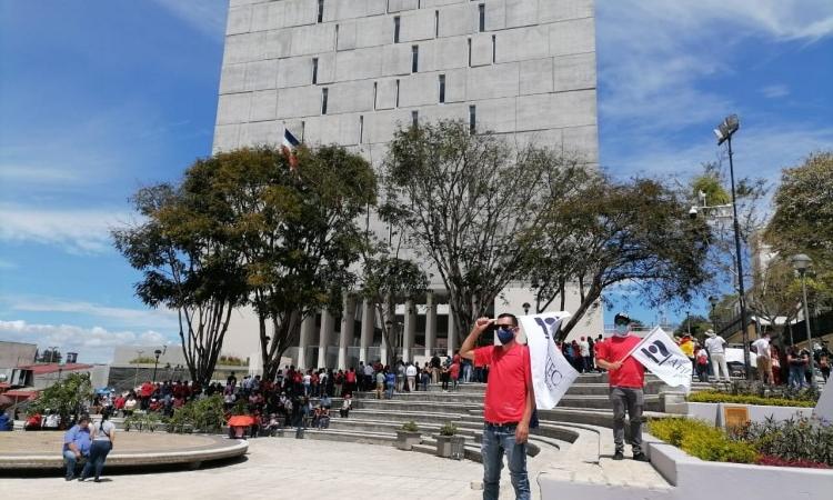Una pacífica manifestación defendió la autonomía universitaria ante proyecto de Ley de Empleo Público
