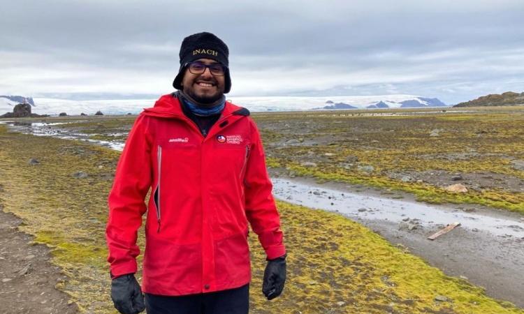 Investigador del TEC viaja a la Antártida para estudiar respuesta de las plantas al cambio climático