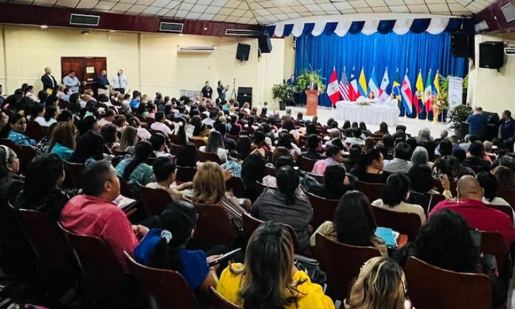 Docentes y estudiantes participan del IV Congreso Internacional de Educación Superior