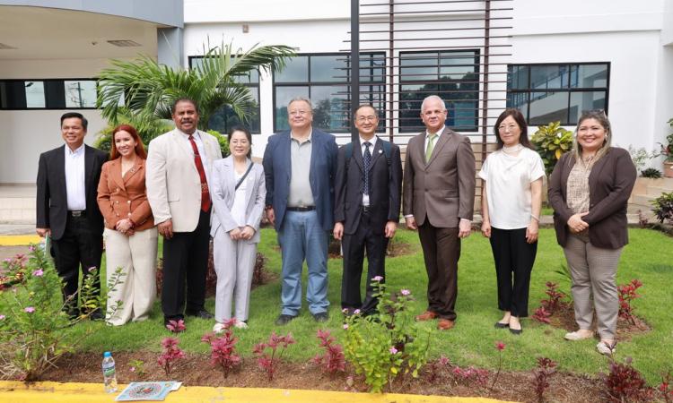 UNACHI recibe la Visita Oficial de Delegación de la Universidad de Lengua y Cultura de Beijing.   