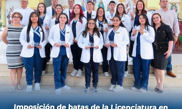 Imposición de batas de la Licenciatura en Biología con énfasis en Microbiología