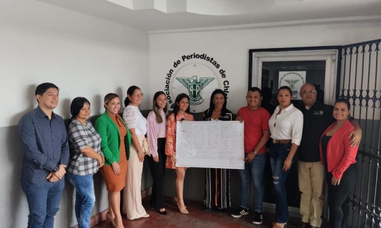 Estudiantes de la Facultad de Arquitectura de la UNACHI colaboran con la Asociación de Periodistas de Chiriquí.