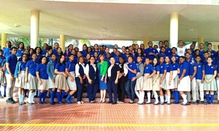  UASD recibe estudiantes Liceo Técnico Cardenal Sancha Fe y Alegría