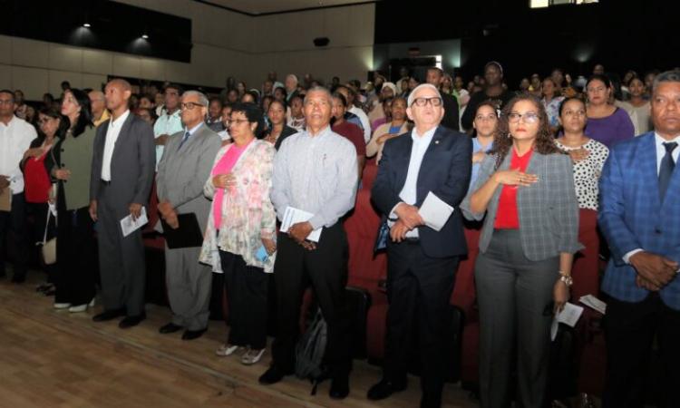 Especialista dicta conferencia en la UASD sobre La Dinámica del Cambio y la Transformación 