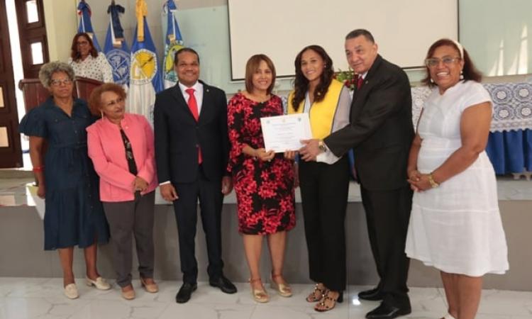 Escuela Enfermería certifica participantes diplomado “Instrumentación Quirúrgica”