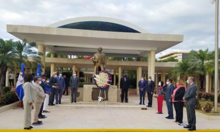 UASD rinde homenaje al Patricio Juan Pablo Duarte en el 208 aniversario de su nacimiento