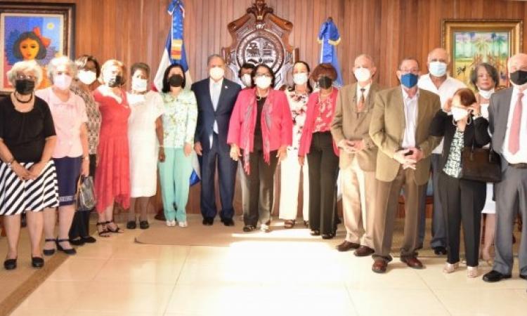 Promoción médica UASD sostiene encuentro para conmemorar su 50 aniversario