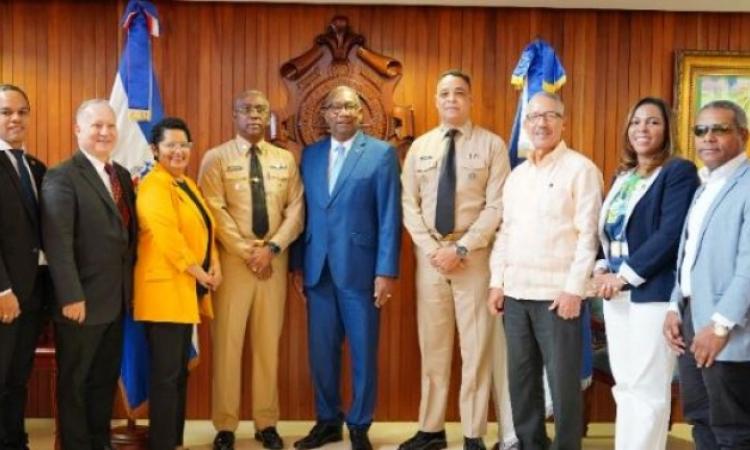 UASD y Armada Dominicana evalúan posibilidad de intercambio mediante acuerdo