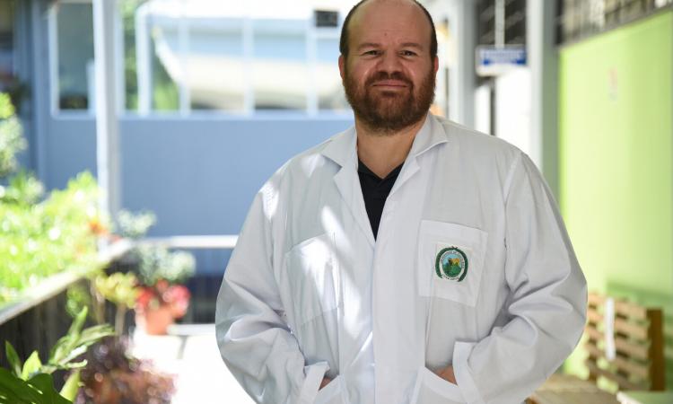 Dr. Molina: “Costa Rica está entre los países con los niveles más graves de bacterias resistentes”