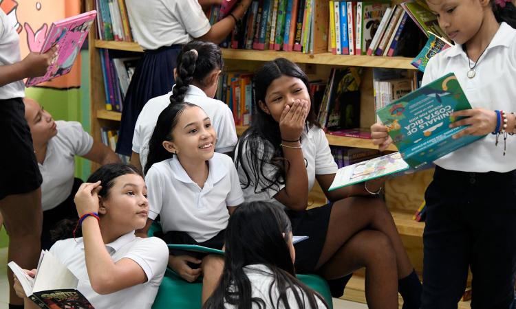 El proyecto de Rinconcitos de Lectura de la Universidad de Costa Rica hizo entrega de un nuevo espacio en el cantón de Nicoya