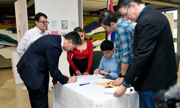 Cinco candidatos participan de la contienda por la Rectoría de la Universidad de Costa Rica