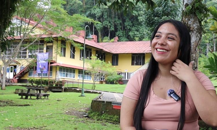 Estudiante de la Sede Sur recibe el Premio Rubén Darío a la excelencia académica