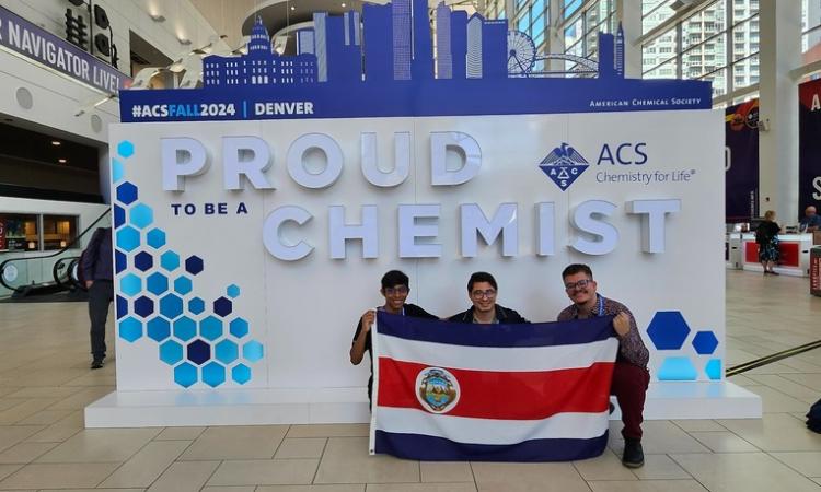 Estudiantes de Química de la UCR presentan proyectos sobre síntesis de compuestos y estrategias didácticas en un congreso científico internacional